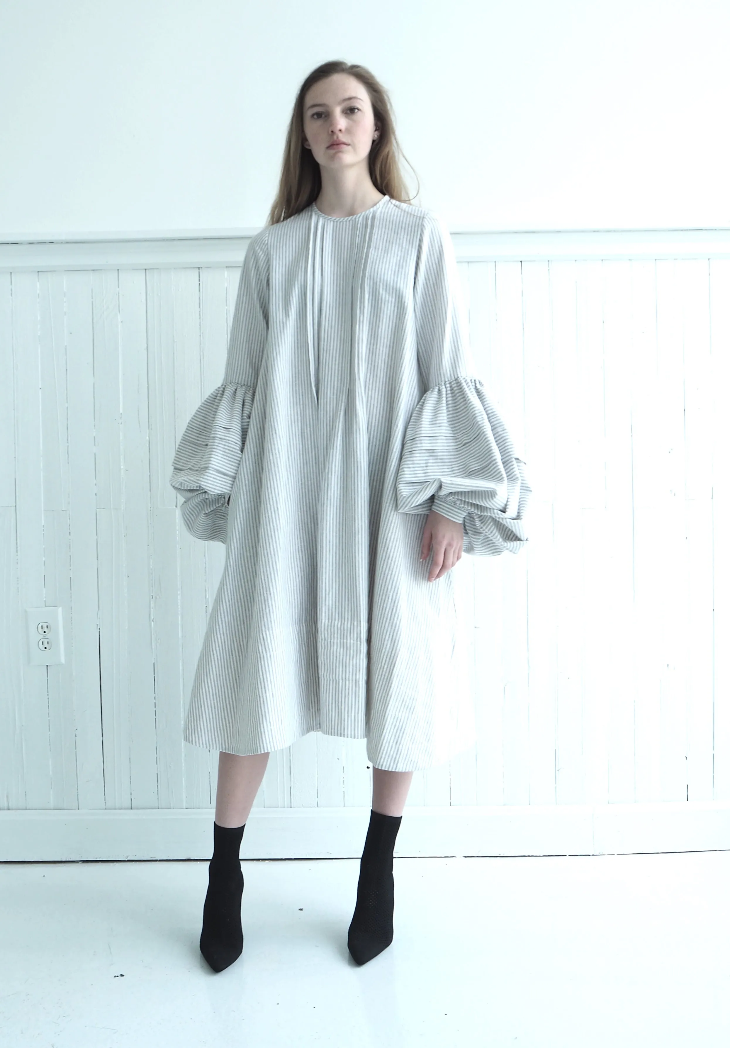 balloon sleeve 3/4 length ticking dress