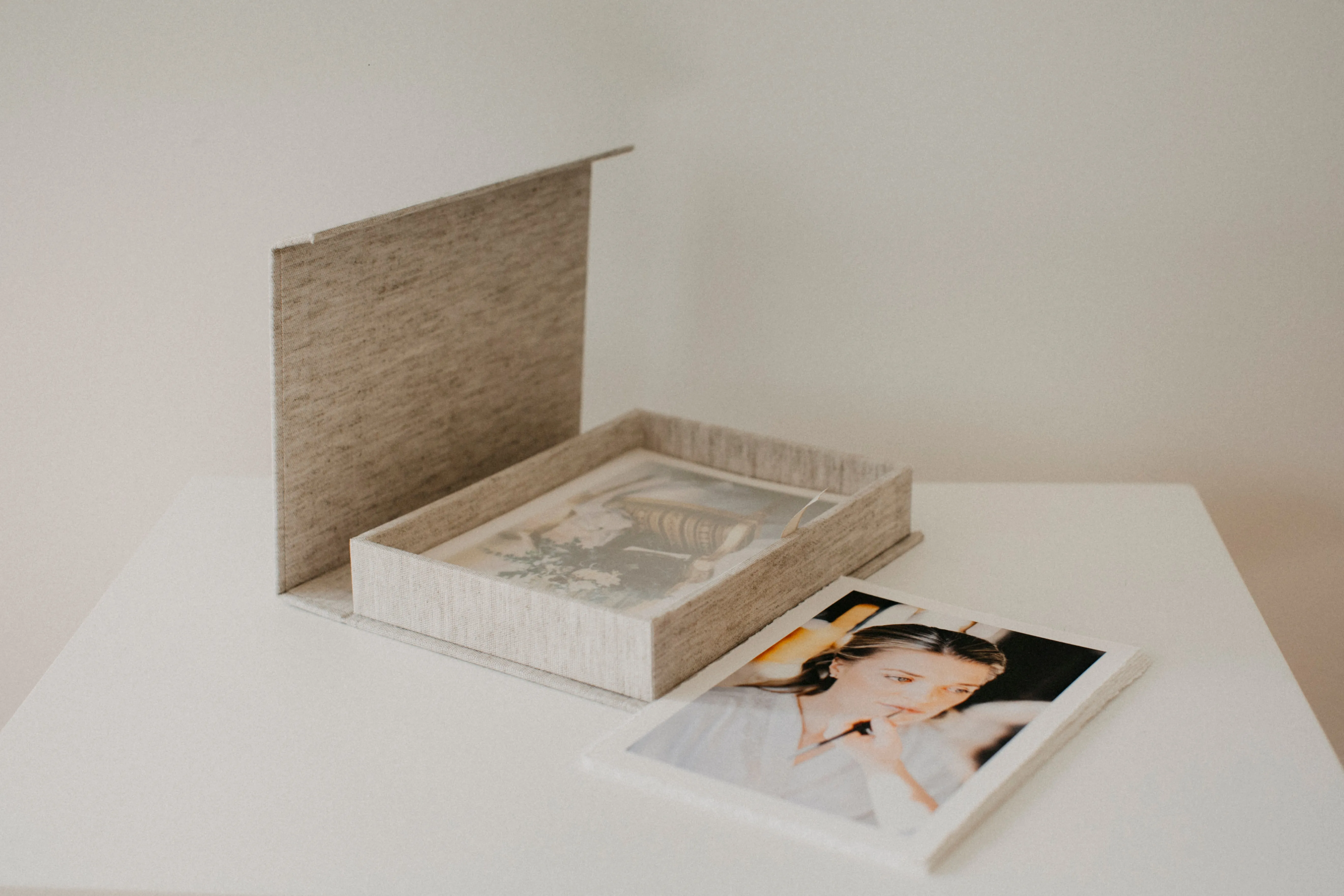Clamshell Print Box