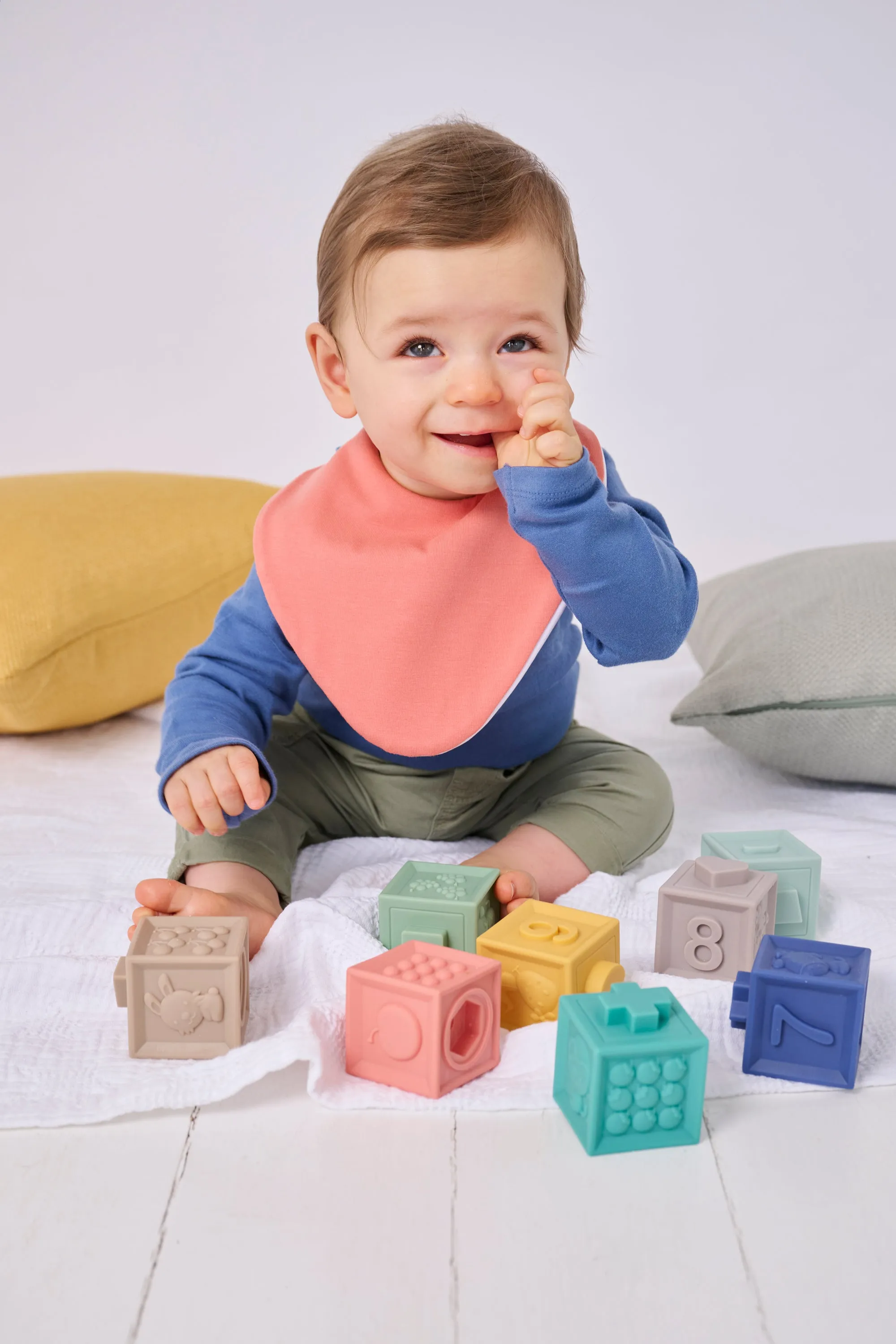 Coral Waterproof Dribble Bib