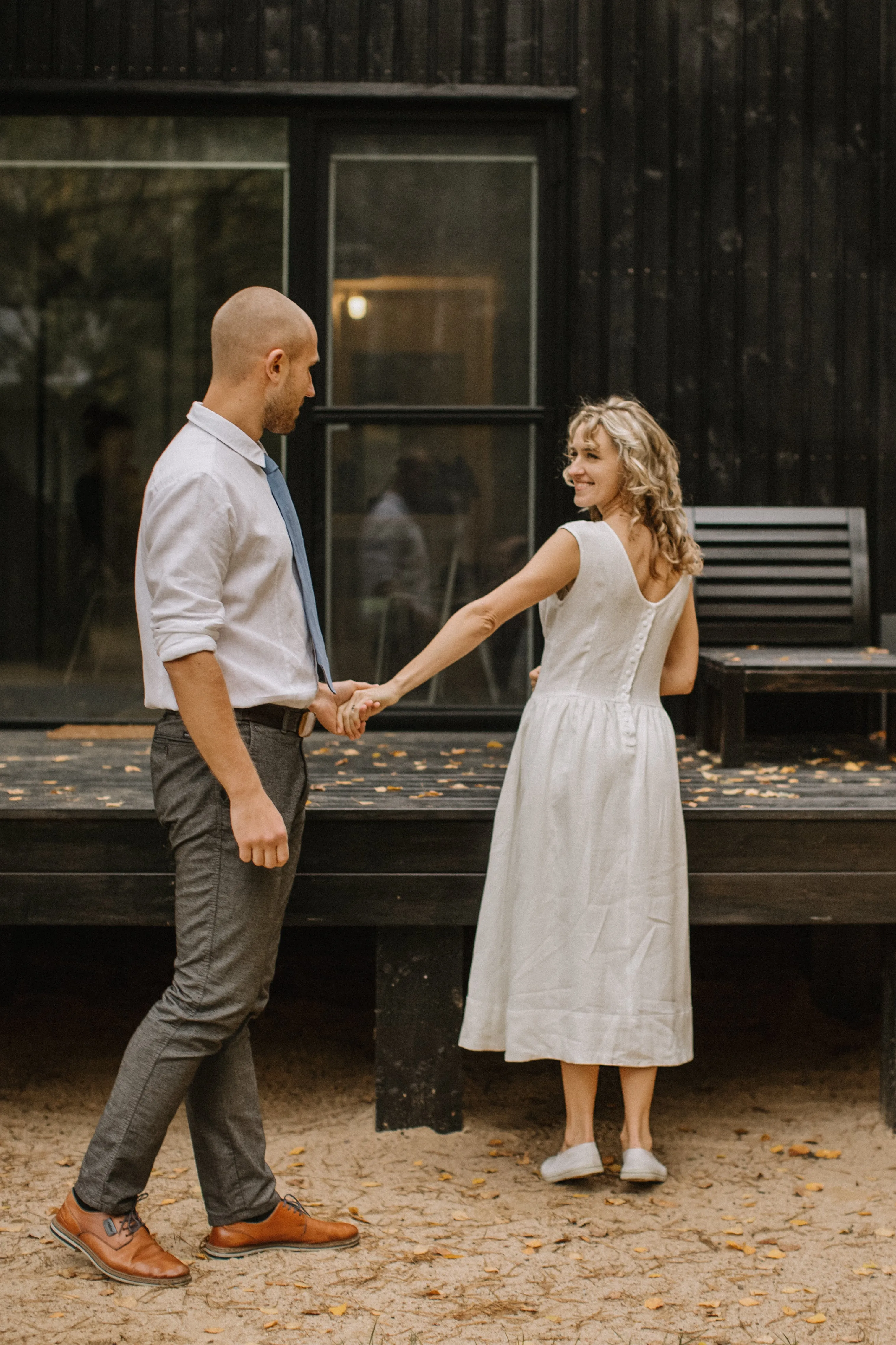 Country-Rustic Linen Wedding Dress