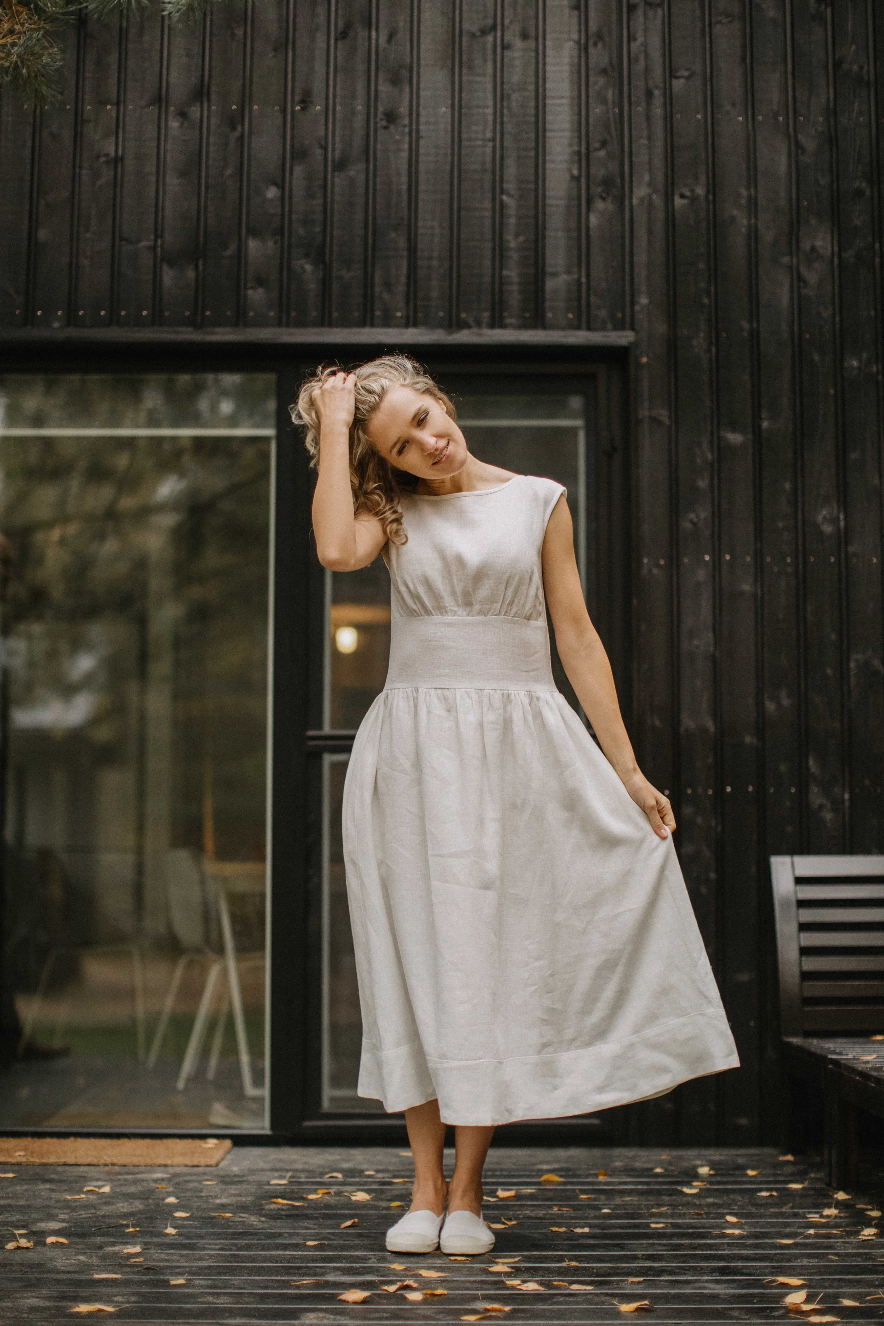 Country-Rustic Linen Wedding Dress