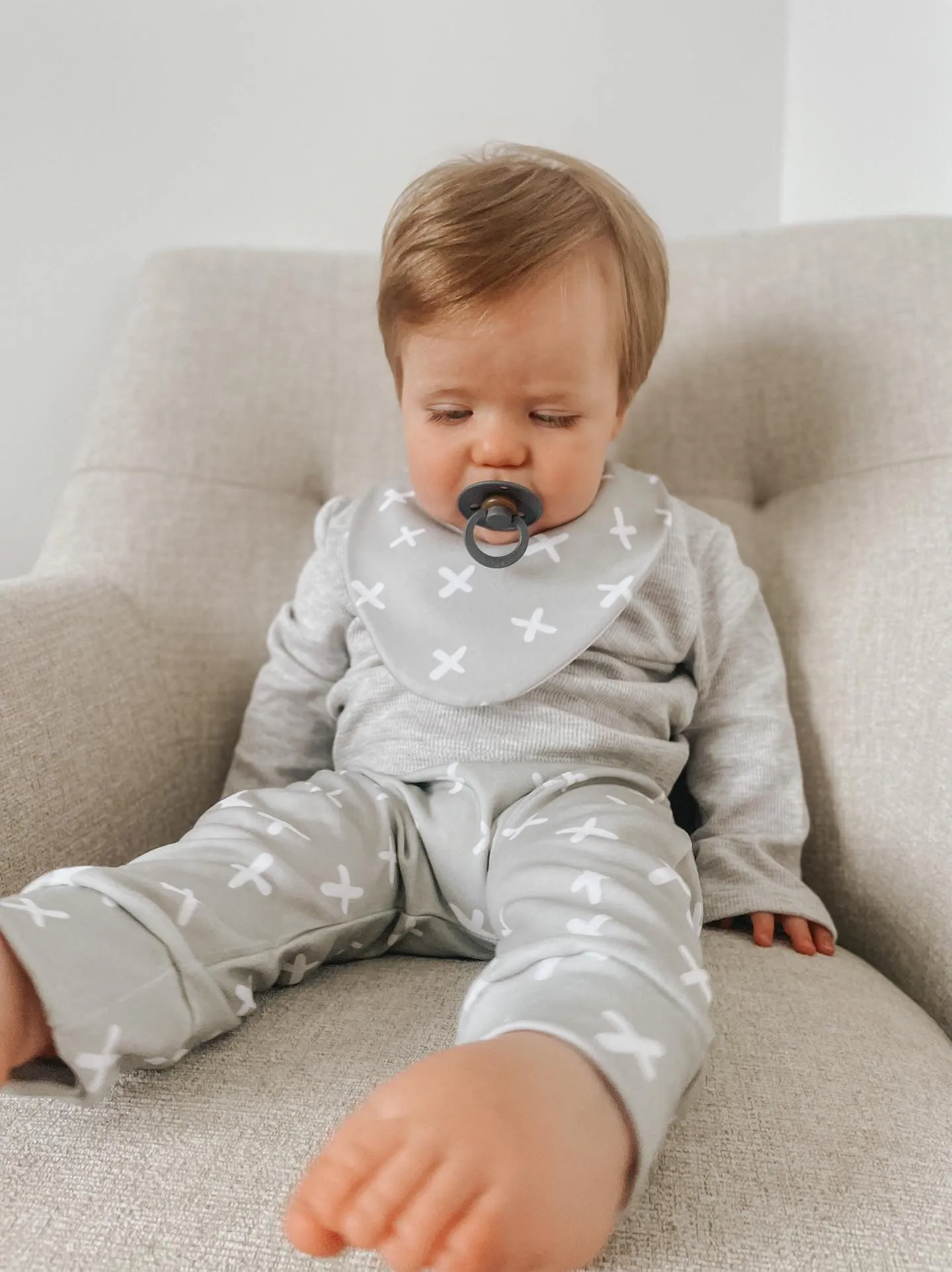 Criss Cross Waterproof Dribble Bib