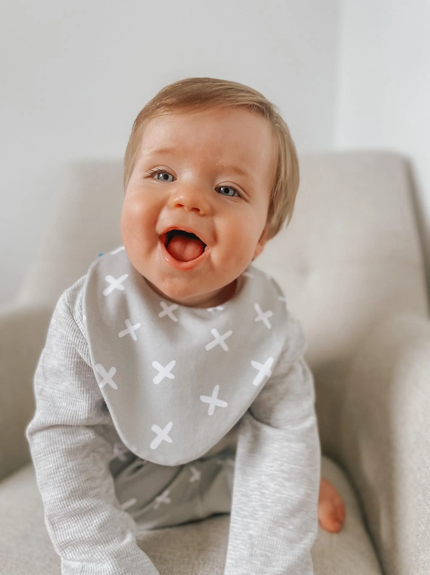 Criss Cross Waterproof Dribble Bib