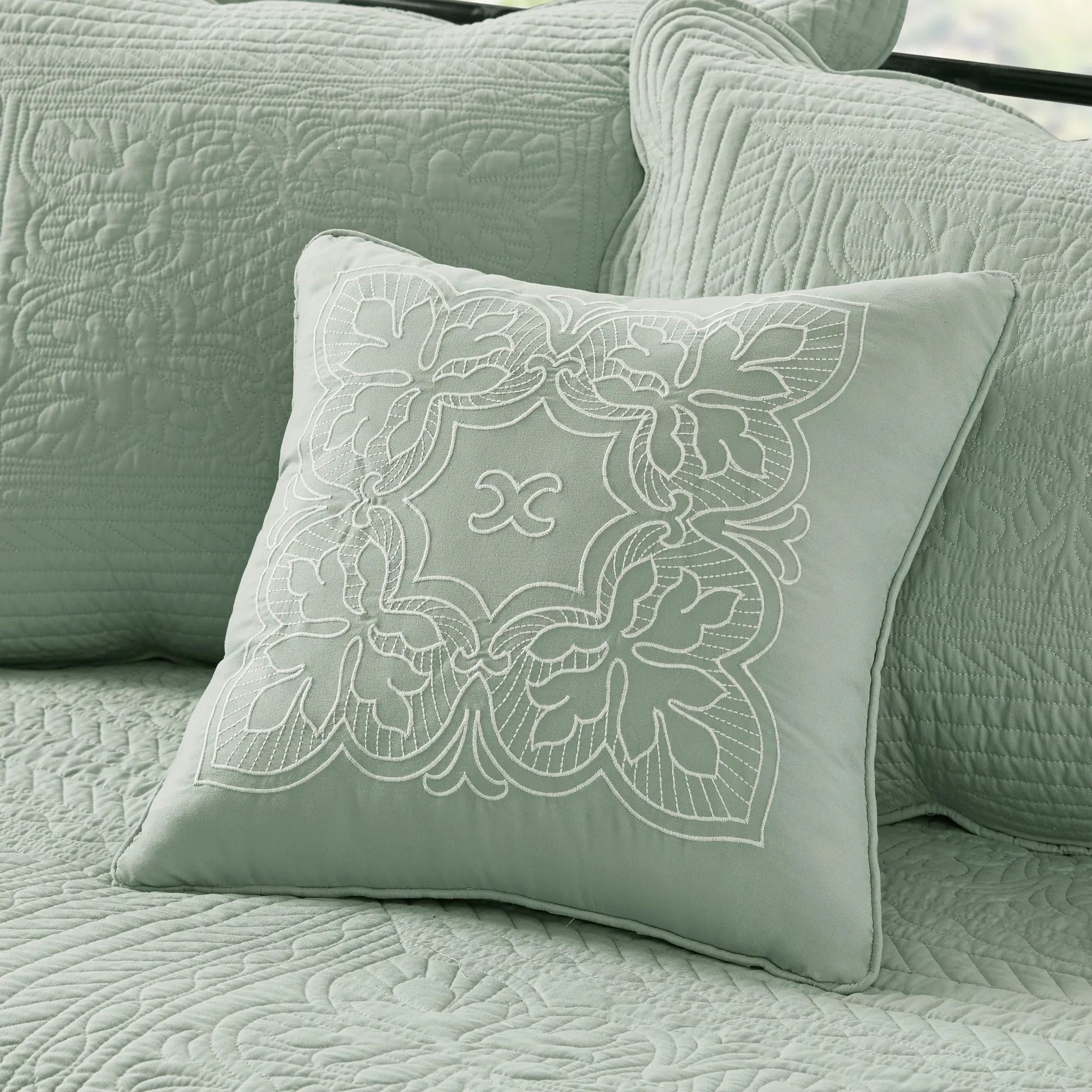 Genoa 6 Piece Reversible Scalloped Edge Daybed Cover Set