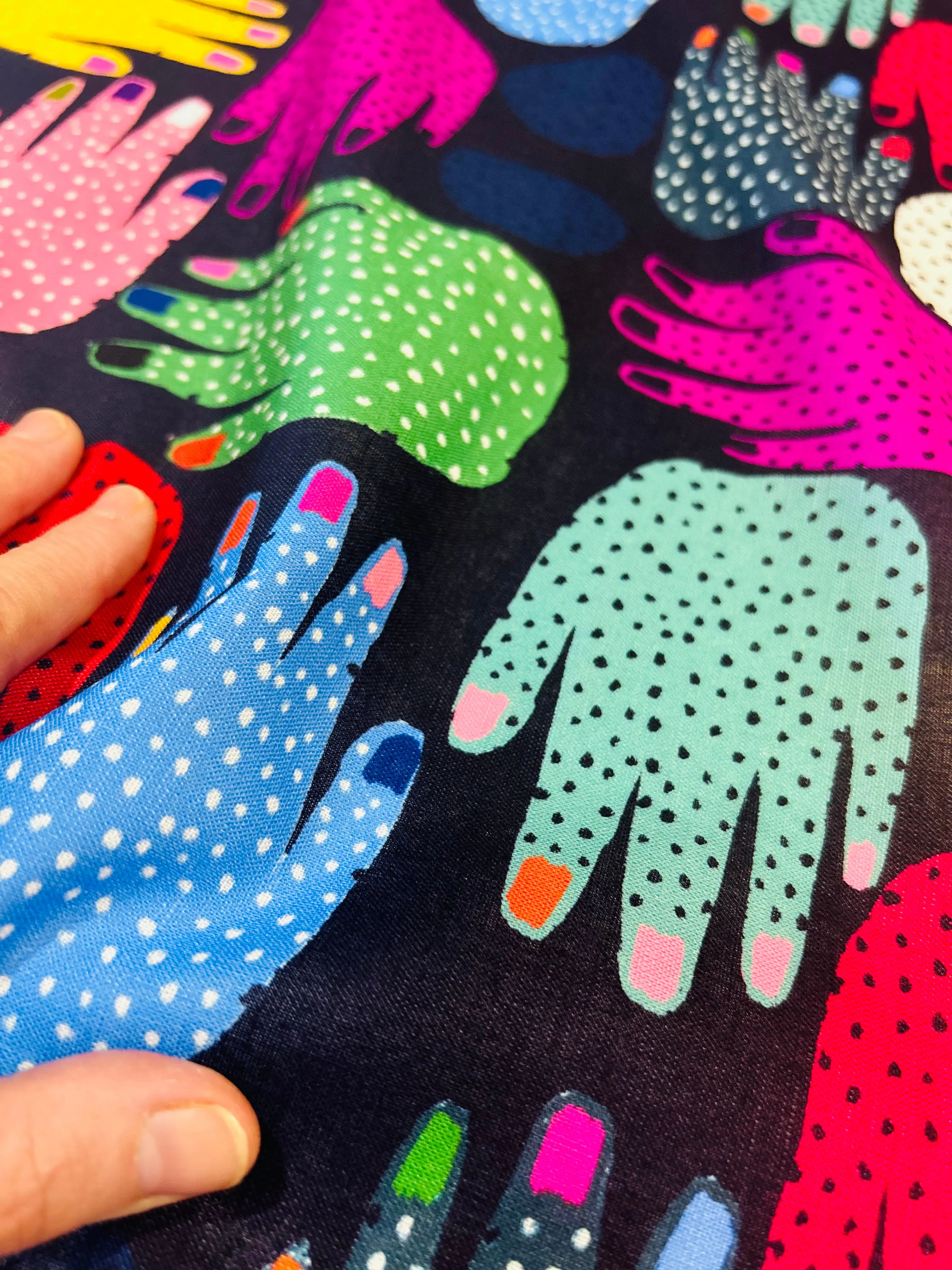 Hands Power organic cotton linen