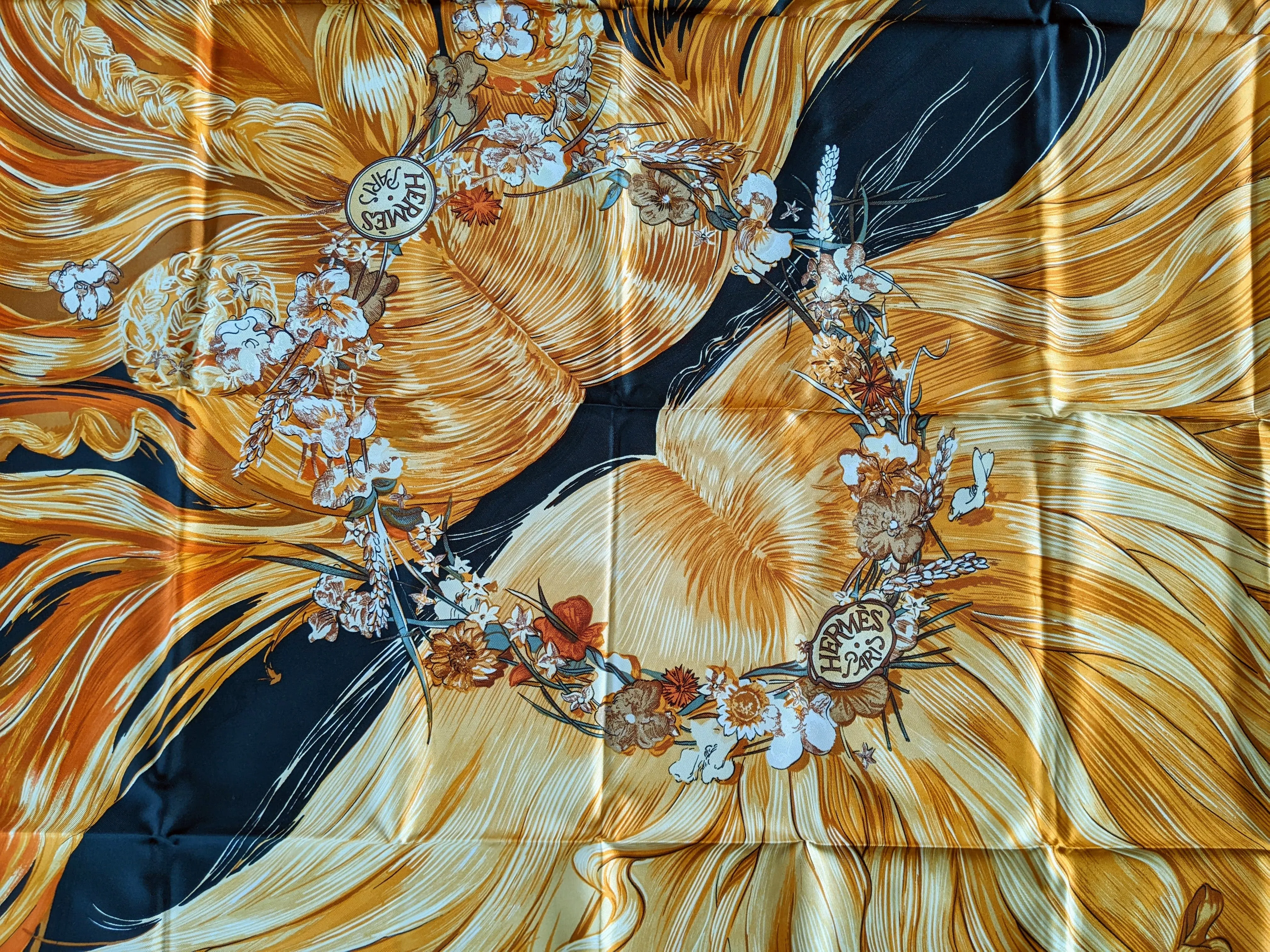 HERMES 2002 EVA by Philippe Dumas Waterproof Silk Scarf 90 x 90 cm,  RARE in Special Pochette!