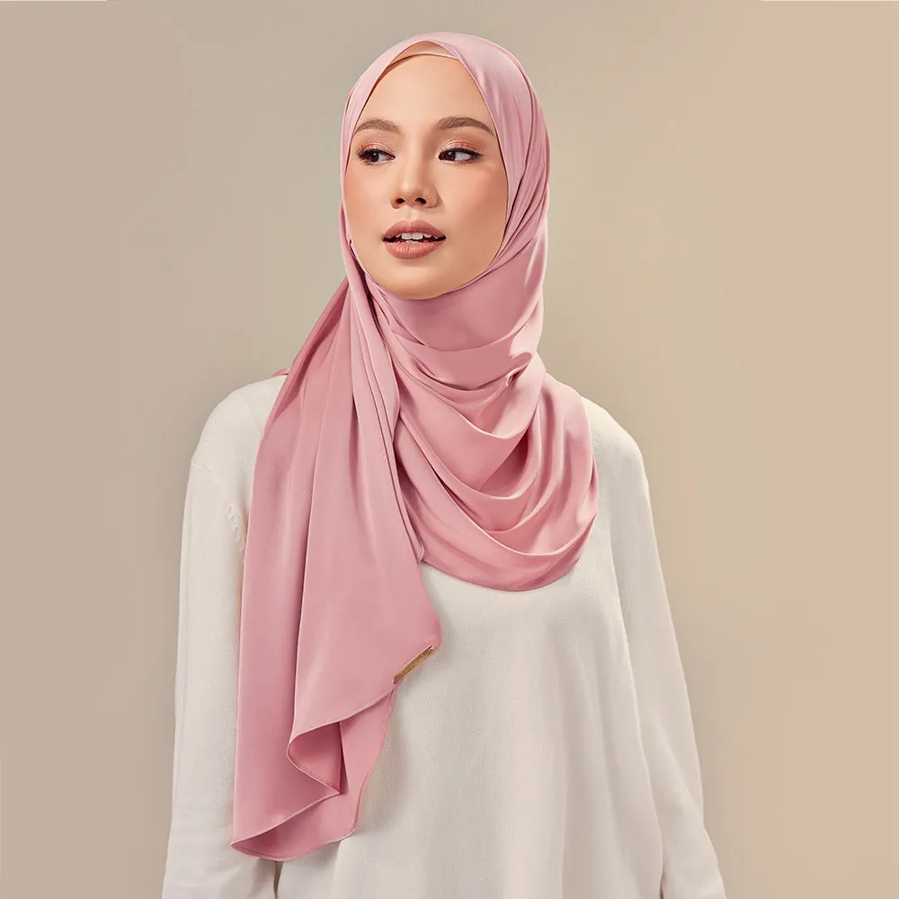 Inaya in Razzleberry