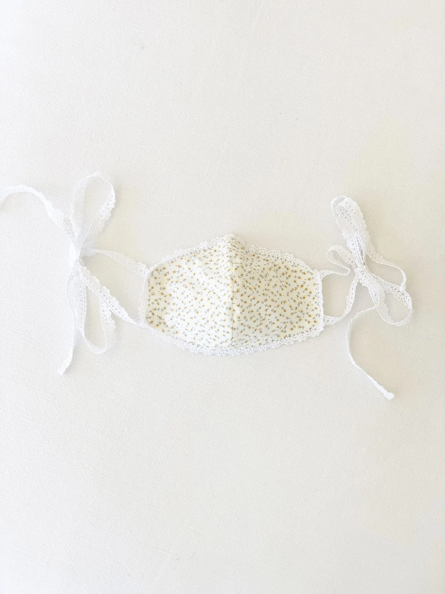 Lillian Face Mask - Vintage yellow floral with lace trim