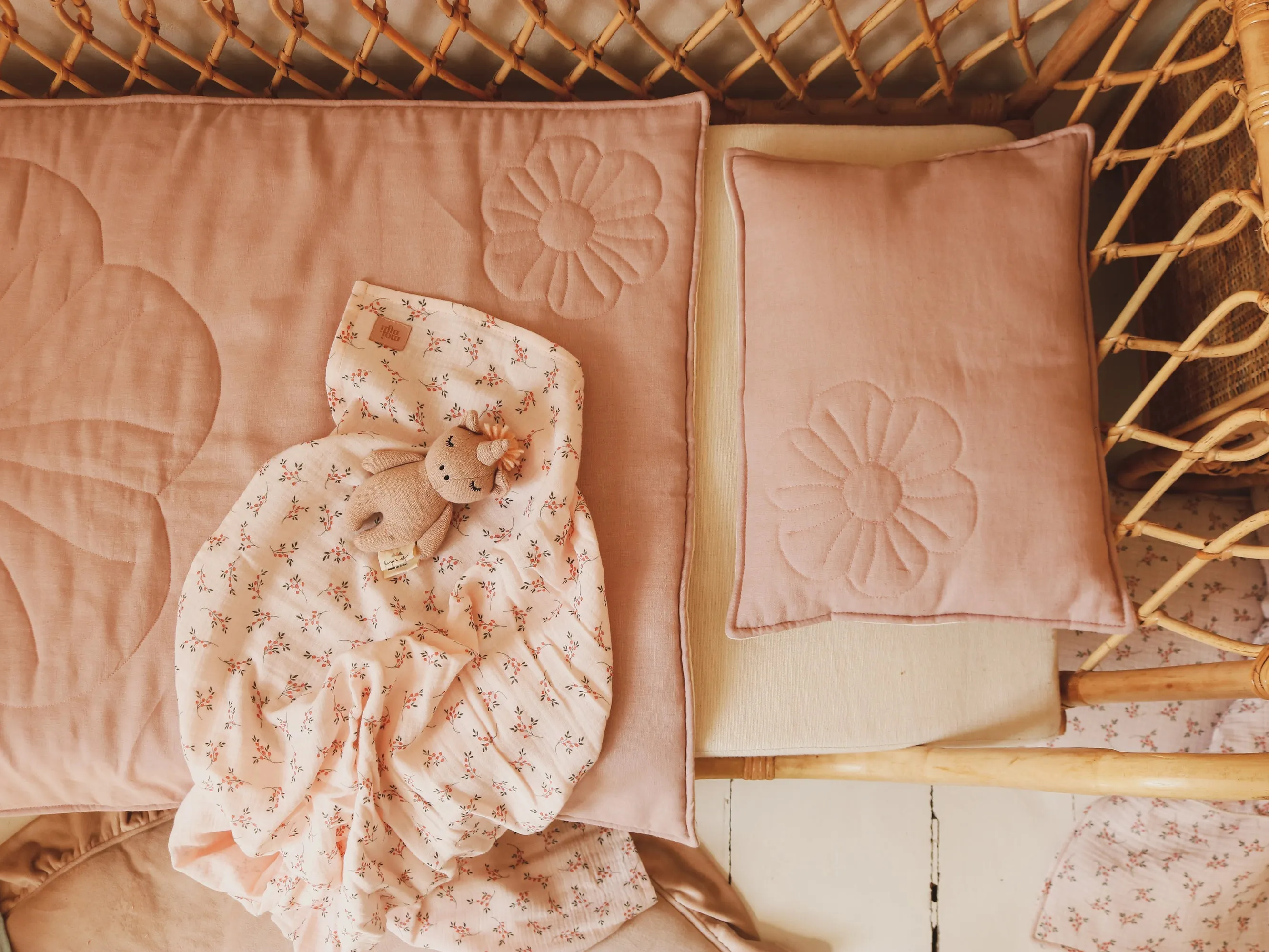 Linen "Powder Pink" Flower Child Cover Set