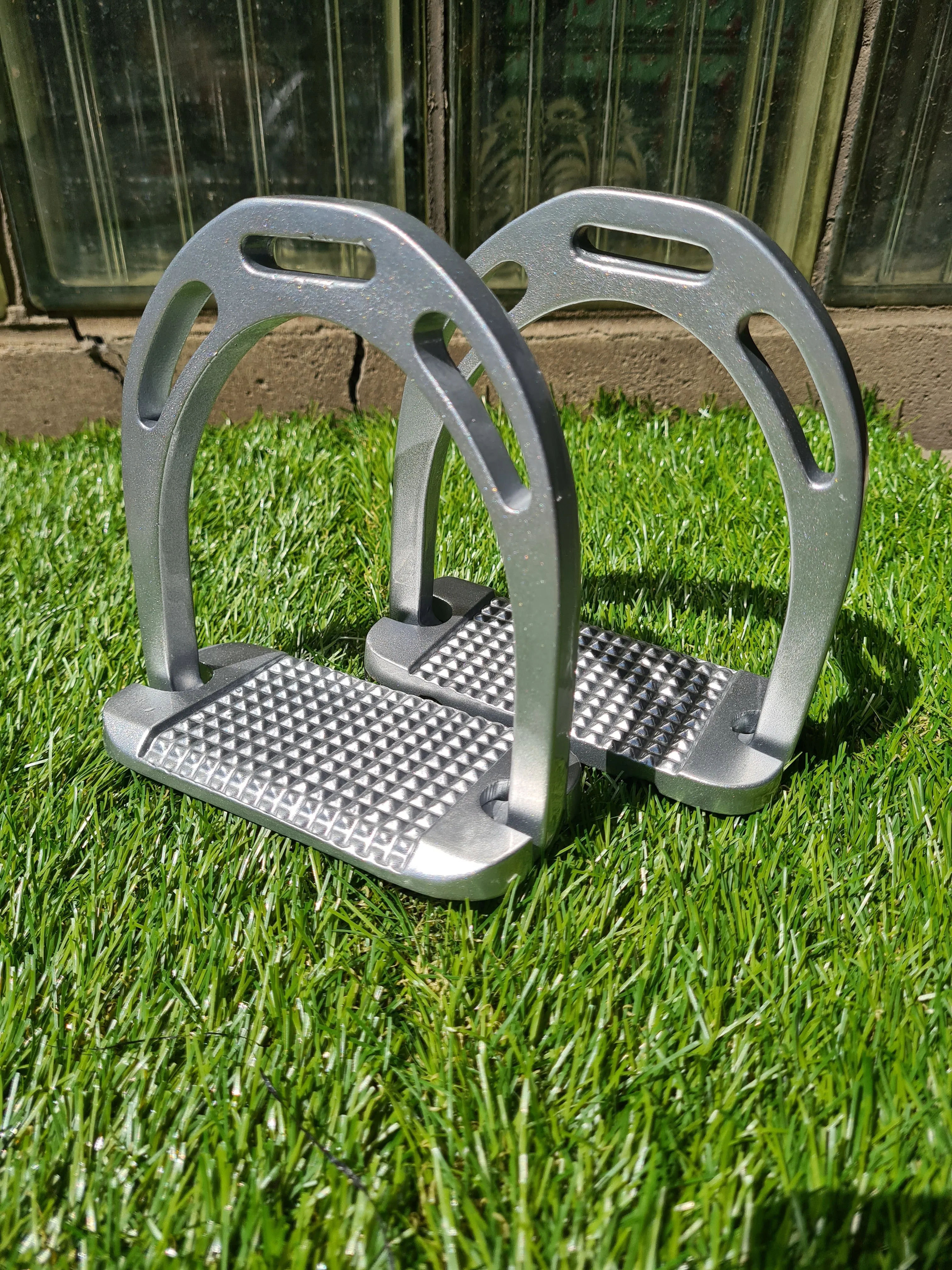 New lightweight metal stirrups  size: 4-1/2" FREE POSTAGE  🟣