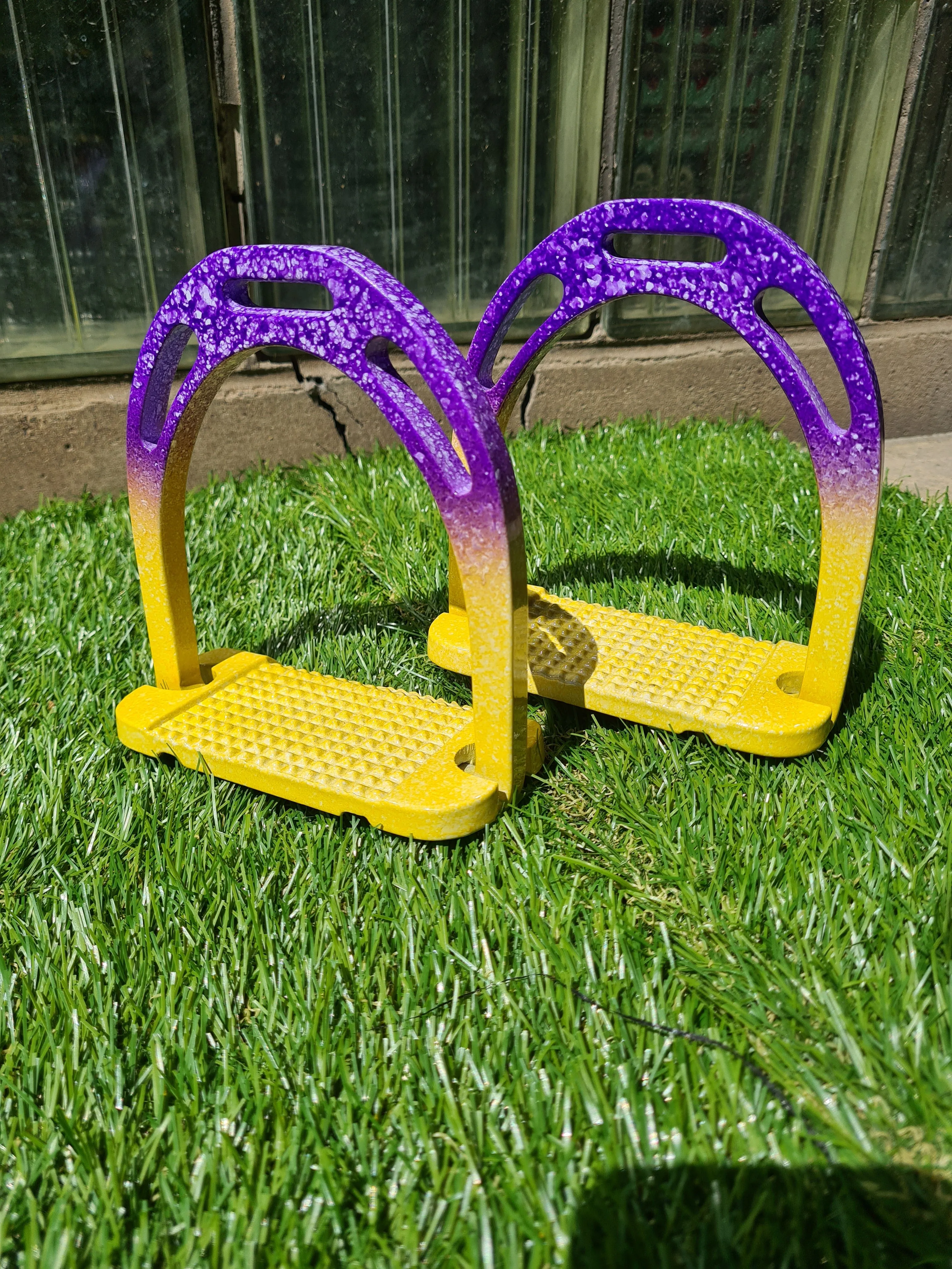 New lightweight metal stirrups  size: 4-1/2" FREE POSTAGE  🟣