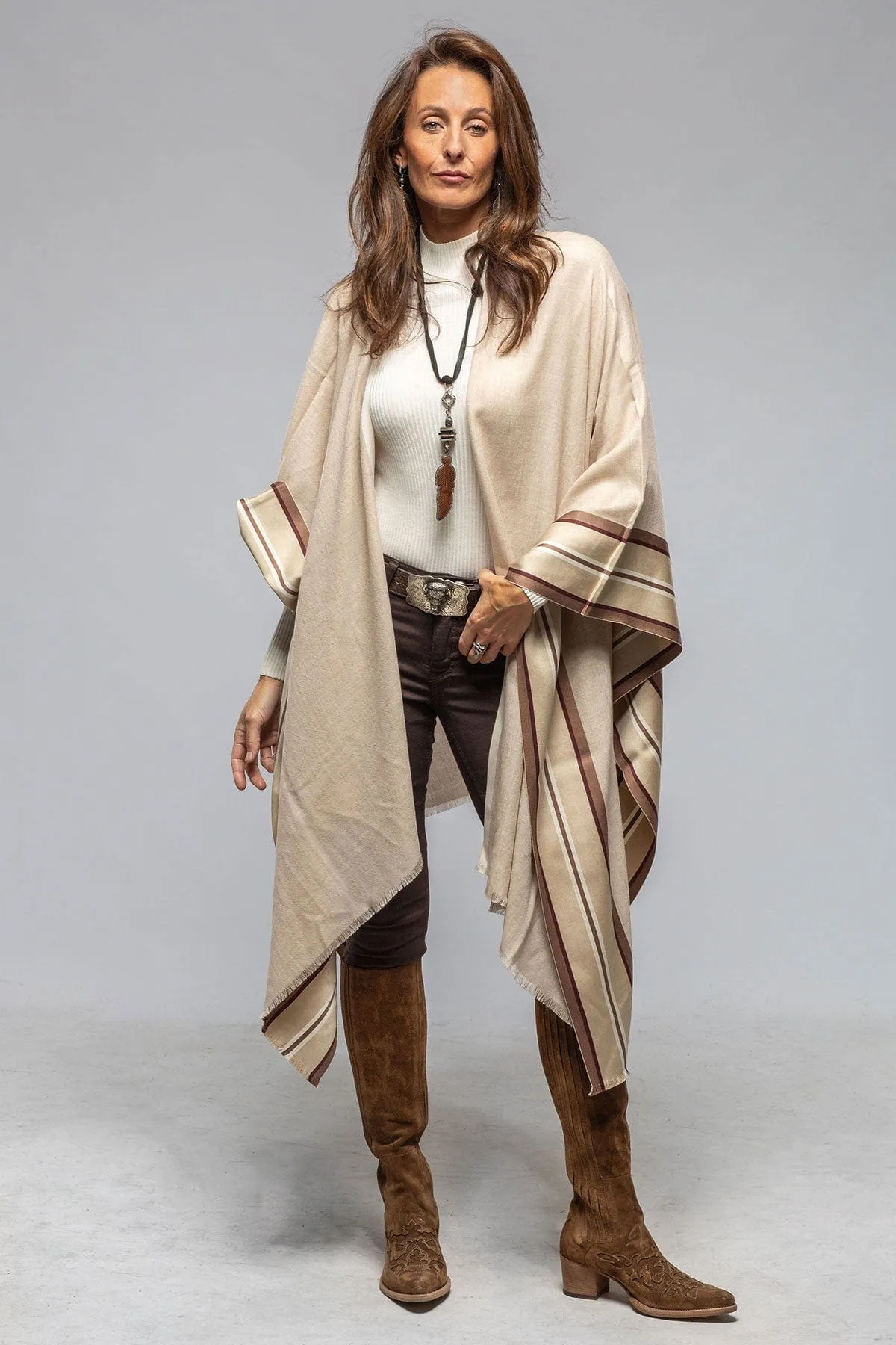 Nuvola Cashmere Silk Cape/Shawl In Beige