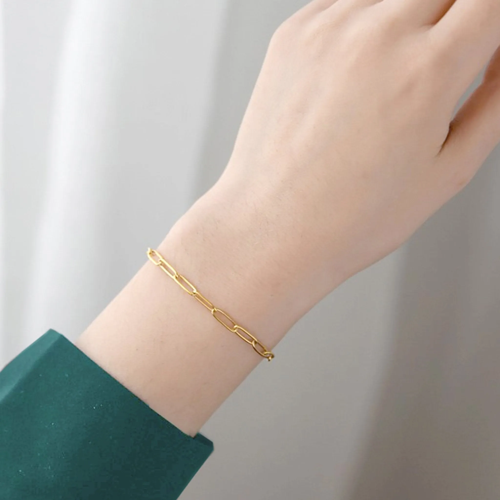 Shackle Chain Bracelet