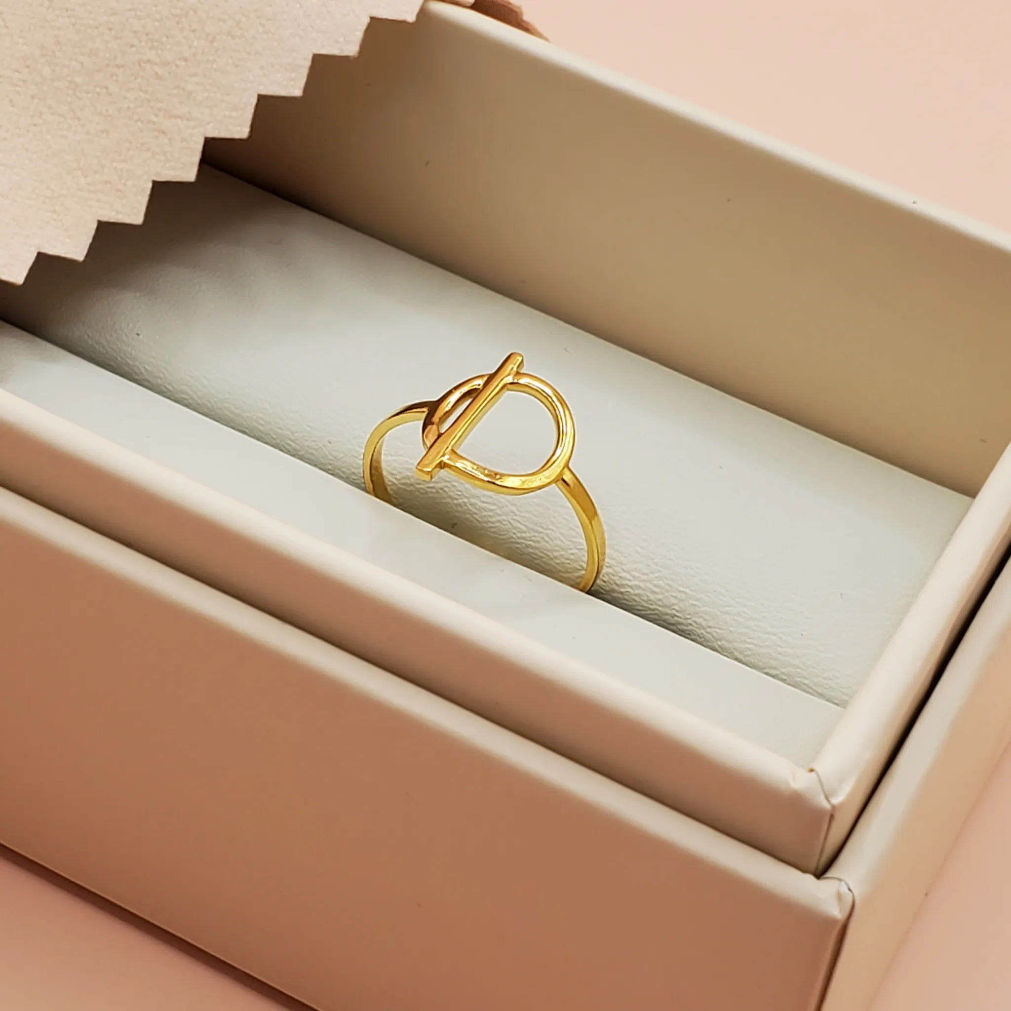 Toggle Ring